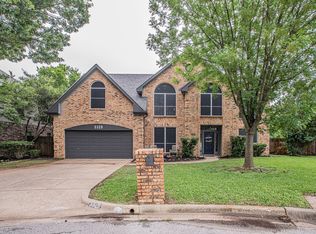 3329 Burninglog Dr, Grapevine, TX 76051