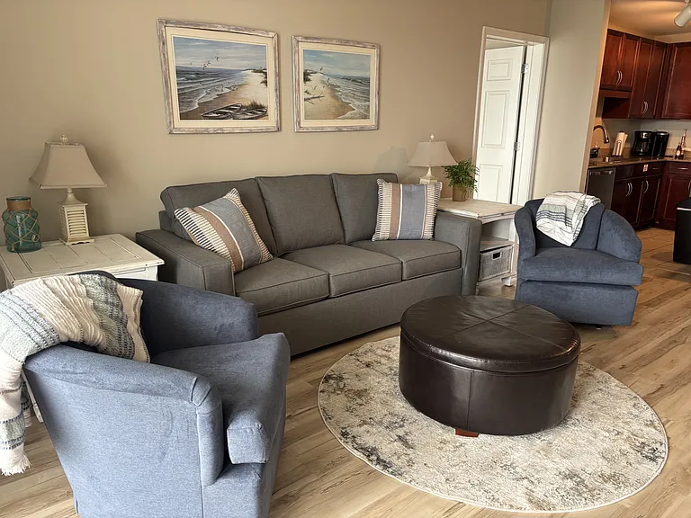 9902 S Thomas Dr #529 — Photo 3