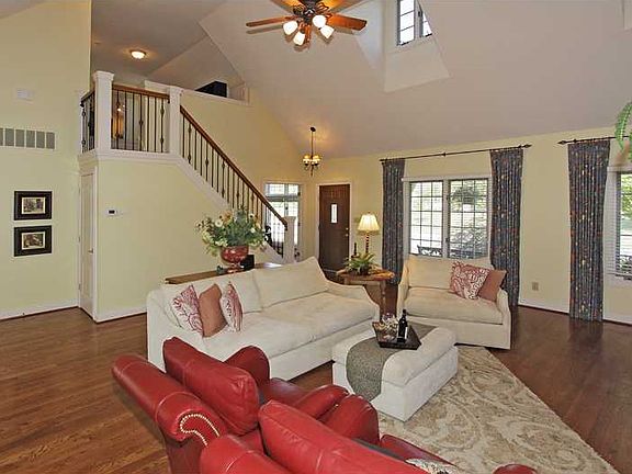 4th image of 9824 Leeward Blvd