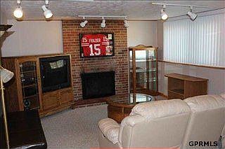 4th image of 8847 Holmes St