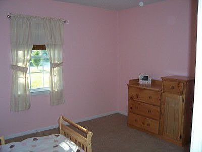 Another cute bedroom.