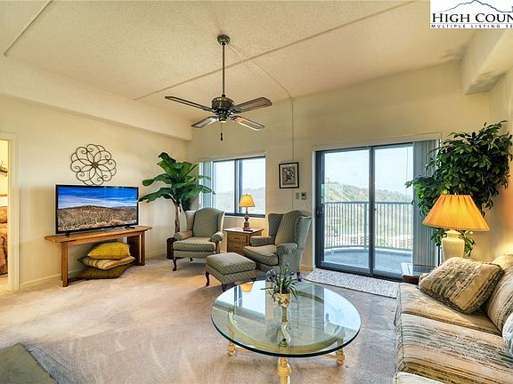 3rd image of 303 Sugar Top Drive #2501
