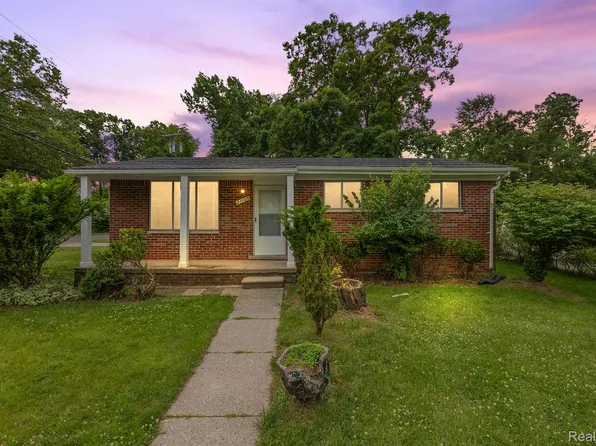 21105 Midway Ave, Southfield, MI 48075