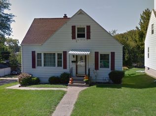 2115 Chaney Rd, Dubuque, IA 52001