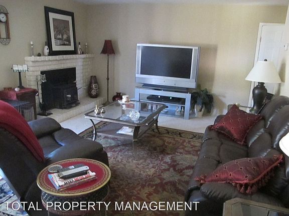 3rd image of 1344 Piland Dr