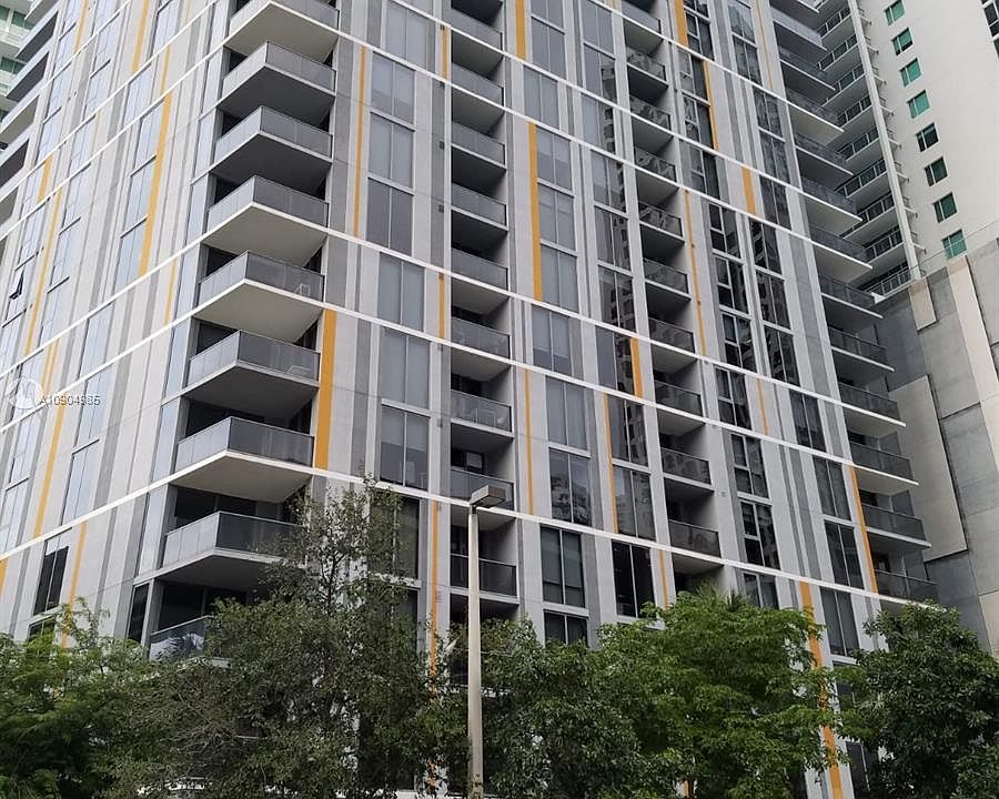 1st image of 31 SE 6th St APT 2305