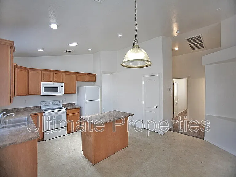 5921 S 249th Dr — Photo 3