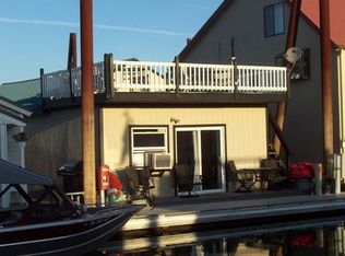 19609 NE Marine Dr SLIP F4, Portland, OR