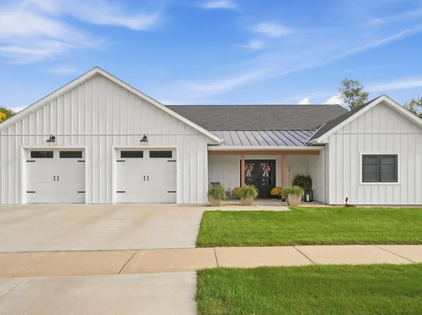 2417 34th St S, Saint Cloud, MN 56301