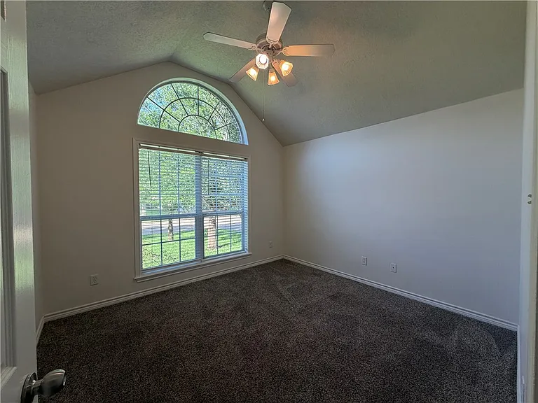 4216 Camber Ct — Photo 6