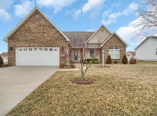 146 Independence Dr, Bethalto, IL 62010