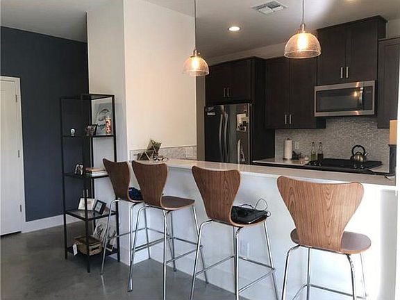 5th image of 2101 Montopolis Dr Unit 19