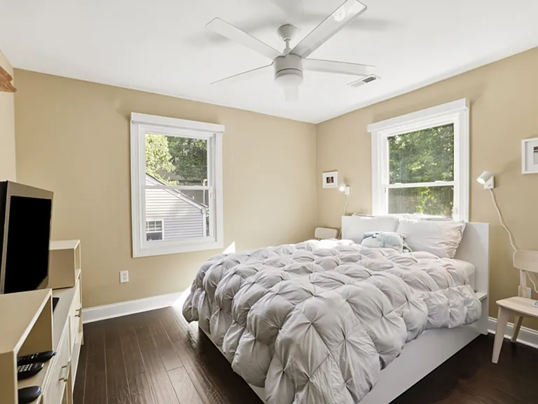 2508 Rozzelles Ferry Rd — Photo 6