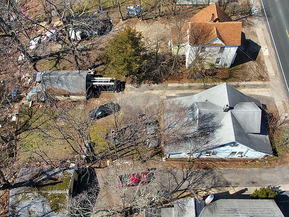 3rd image of 532 Ocean Ave