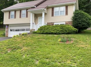 784 Oakland Dr, Princeton, WV 24739
