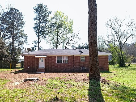 3rd image of 6301 High Shoals Rd