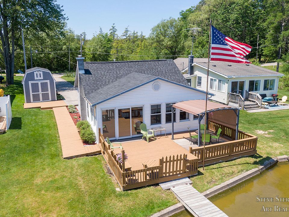 1st image of 1233 E Hess Lake Dr