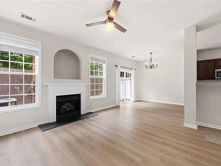 1058 Treymont Ln — Photo 13