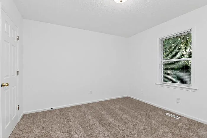 93 Sunderland Rd SW — Photo 14
