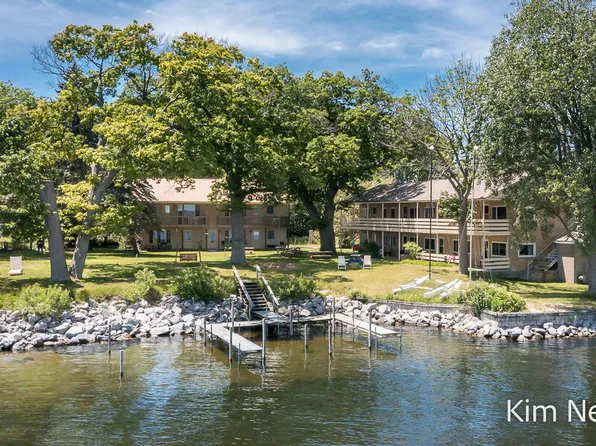 6195 Murray Rd, Whitehall, MI 49461