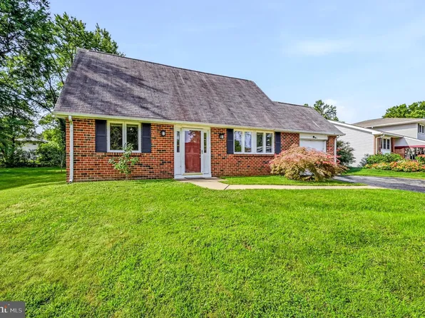 937 Alexandria Dr, Newark, DE 19711