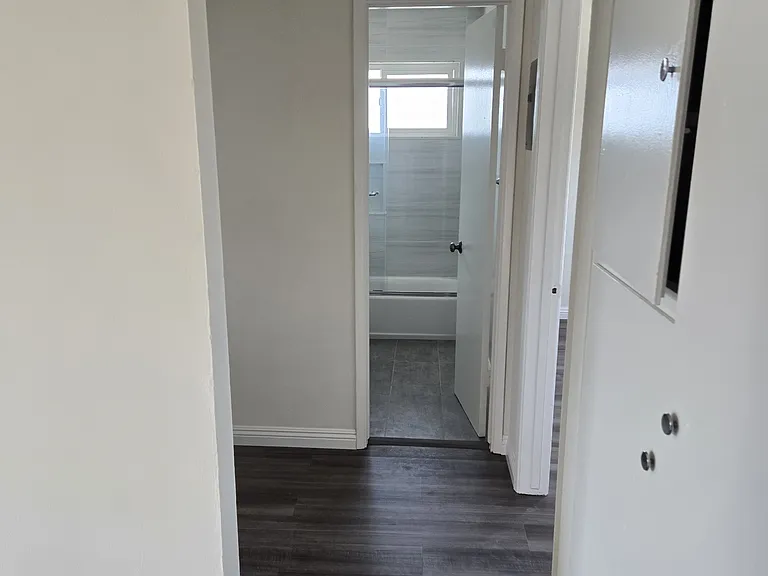 367 E 18th St #6 — Photo 13