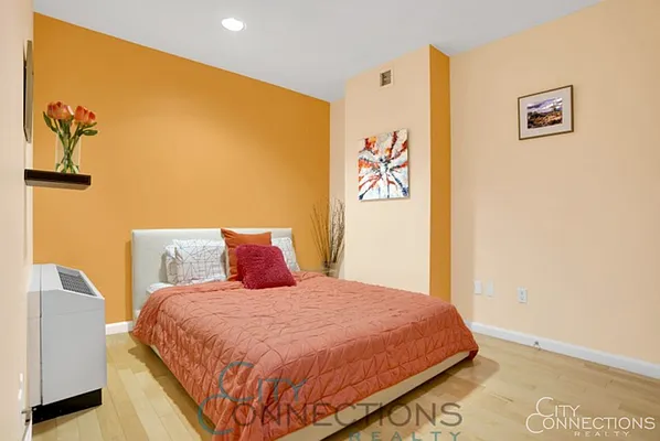 Sold by City Connections Realty | media 4