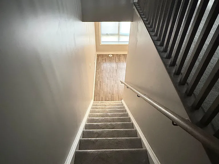 1 Allward St — Photo 17