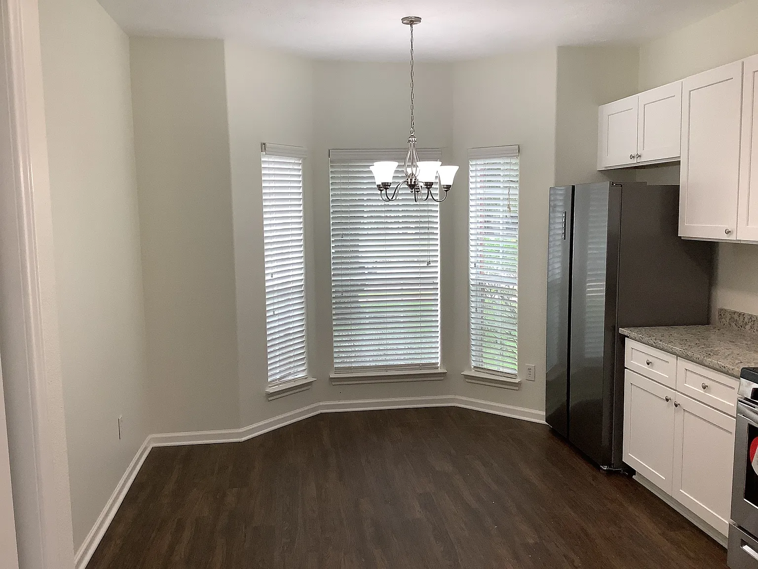 4 bed, 2.5 bath, 2409 sqft, $2,295 — Photo 4