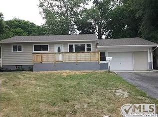 10 Bucknell Dr, South Toms River, NJ 08757