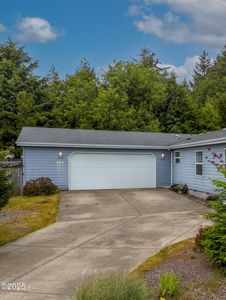 104 SE Fair Wind Ct, Depoe Bay, OR, 97341