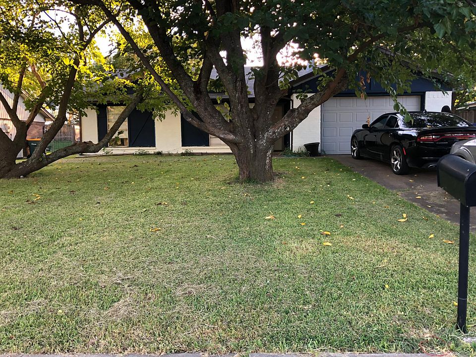 2nd image of 3208 S Dakota Dr