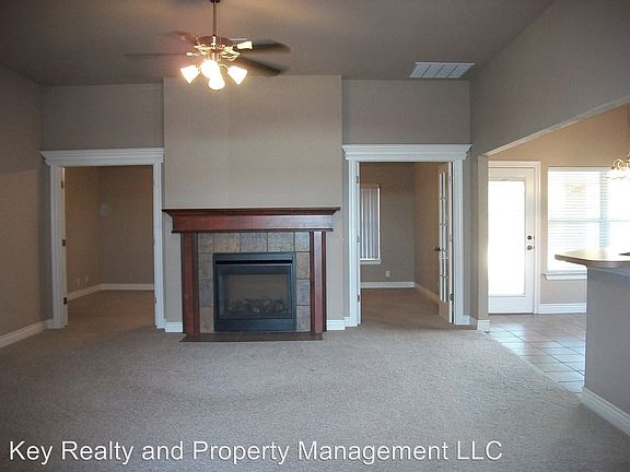 3rd image of 15824 Darlington Ct