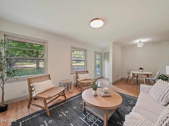 5th image of 1415 Creekwood Dr