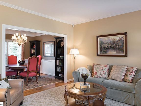 4th image of 109 Raes Creek Dr