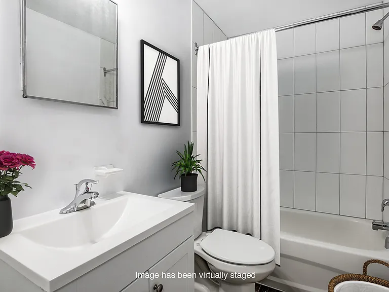 59 Perry St — Photo 22