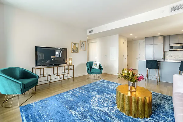 Rented by Bond New York | media 28