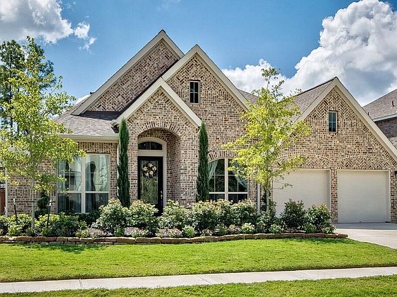 Great home on premium lot