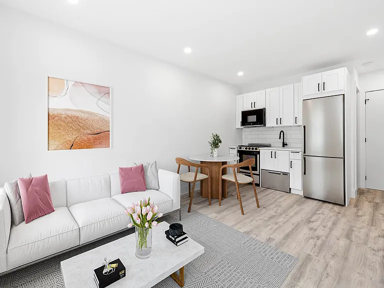 555 2nd Ave #2 — Photo 4