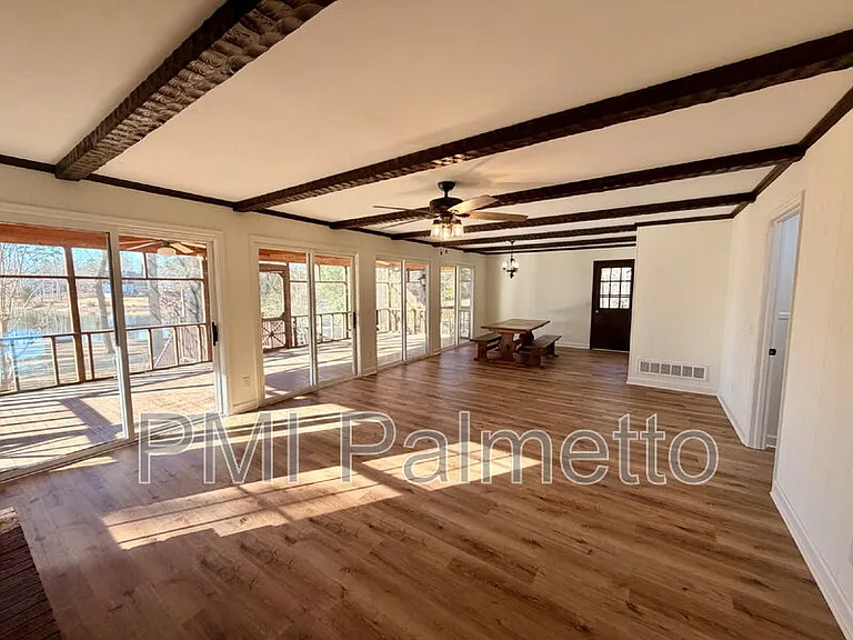222 Indian Creek Cir — Photo 4