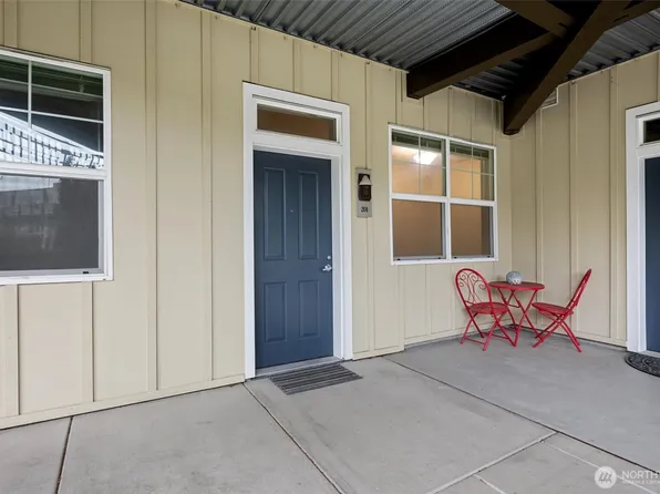 7104 265th Street NW #201, Stanwood, WA 98292