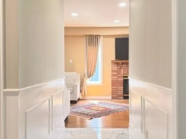 3388 Trelawny Cir, Mississauga, ON L5N 6N6