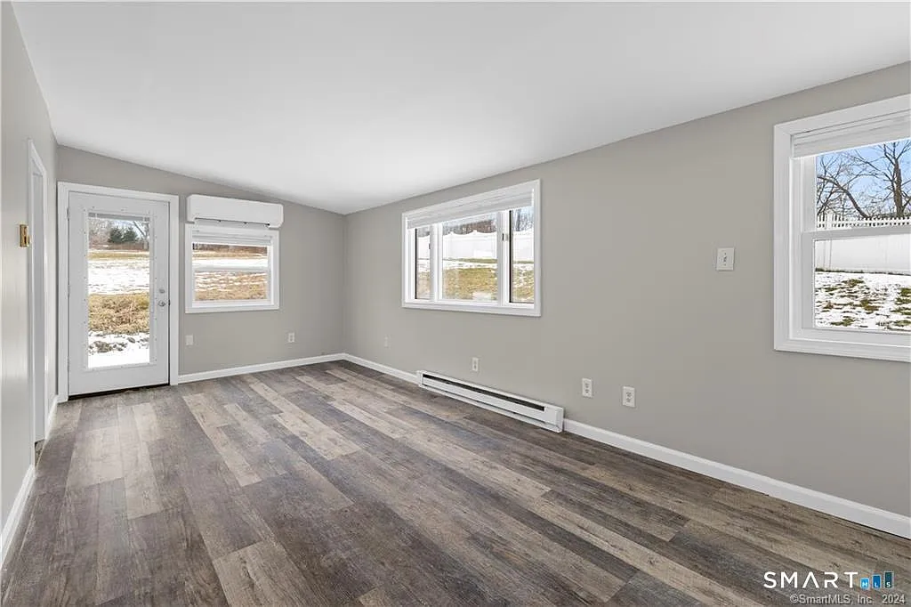 2 bed, 1.0 bath, 960 sqft, $2,550 — Photo 1
