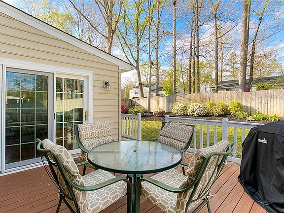4th image of 4908 Daffodil Cir
