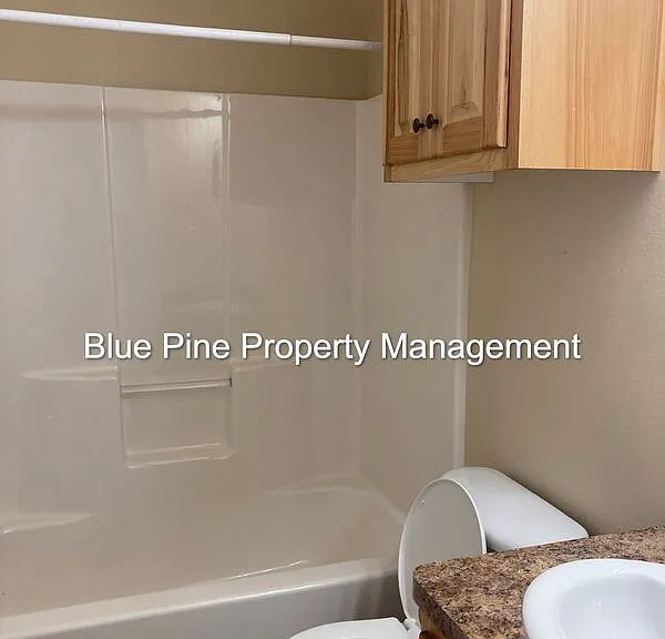 460 E Center St #6 — Photo 9