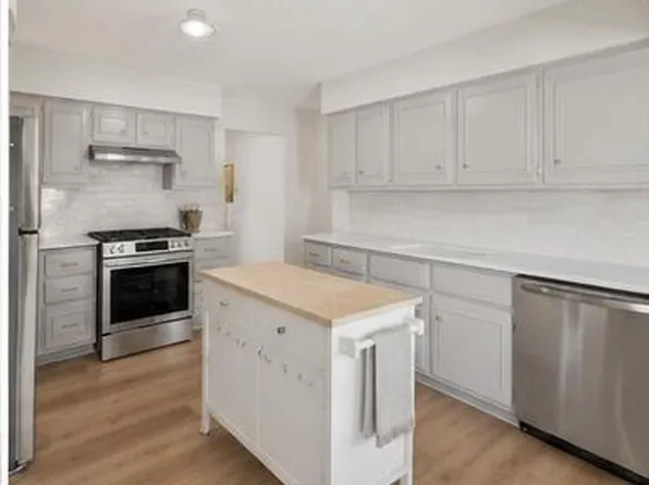 10442 W Fairmount AVENUE, Milwaukee, WI 53225