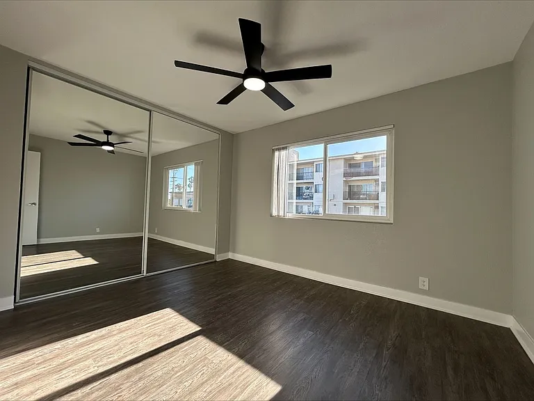 The Circle Apartments at Long Beach — Photo 78