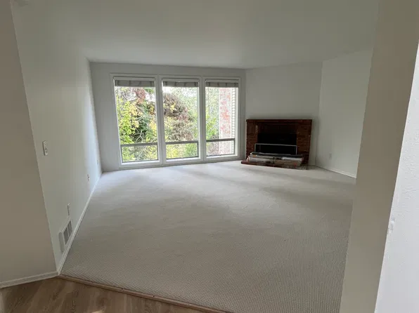 1140 5th Ave S APT 302, Edmonds, WA 98020