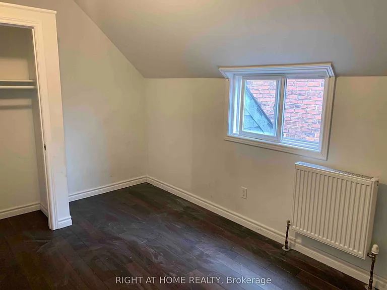 570 Bathurst St #2 — Photo 9