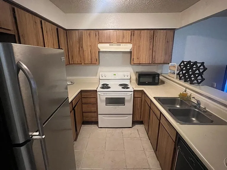 6843 Greenway Chase St #6843 — Photo 10